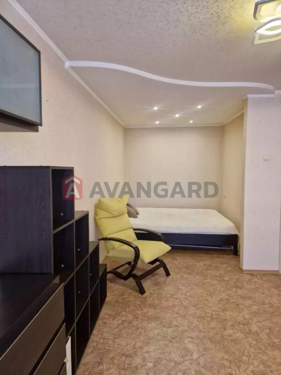 1 ����. ��������, 40/-/9 ��. �., 12/12 ���� ���� 6