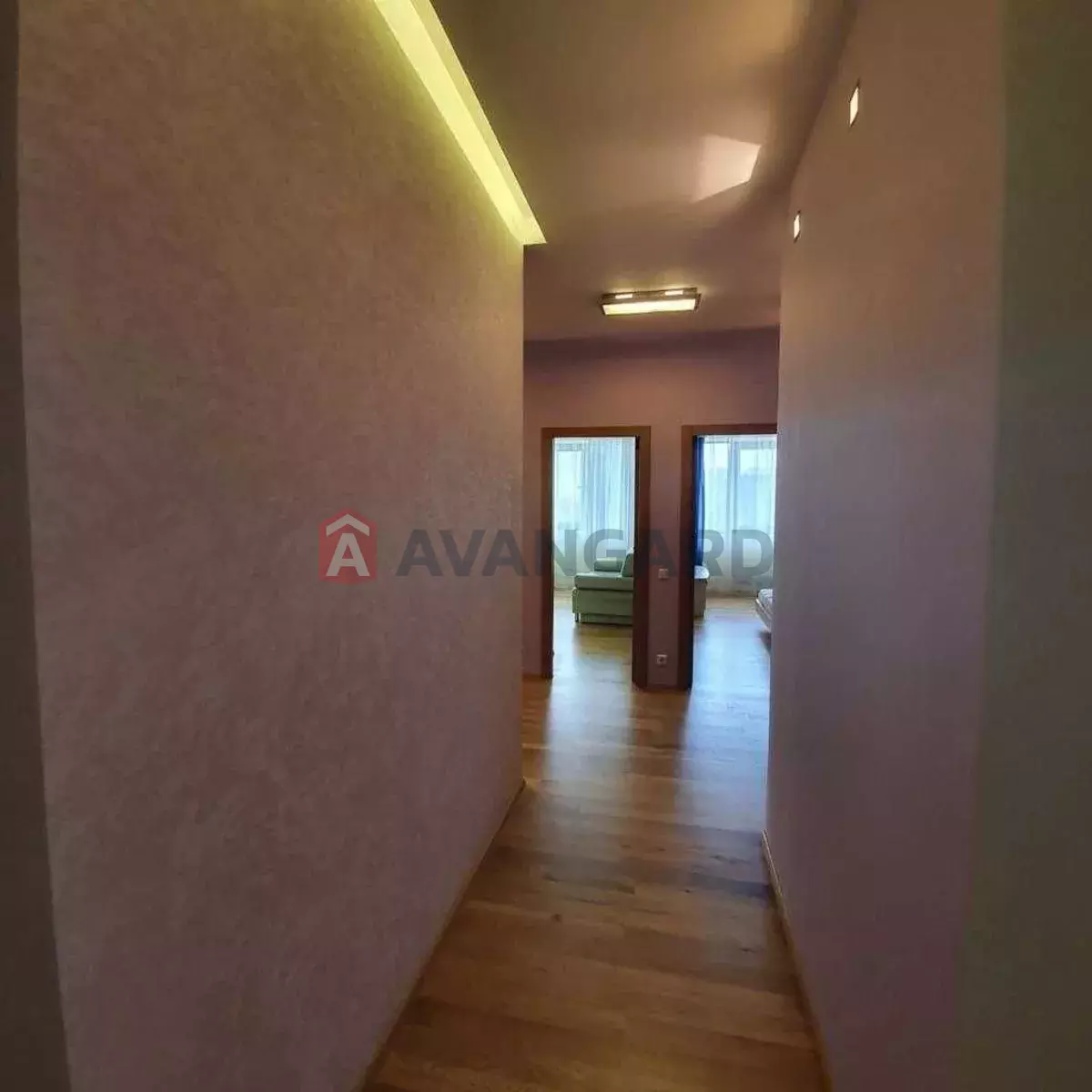 4 ��. ��������, 151/-/30 ��. �., 12/28 ������ ���� 11