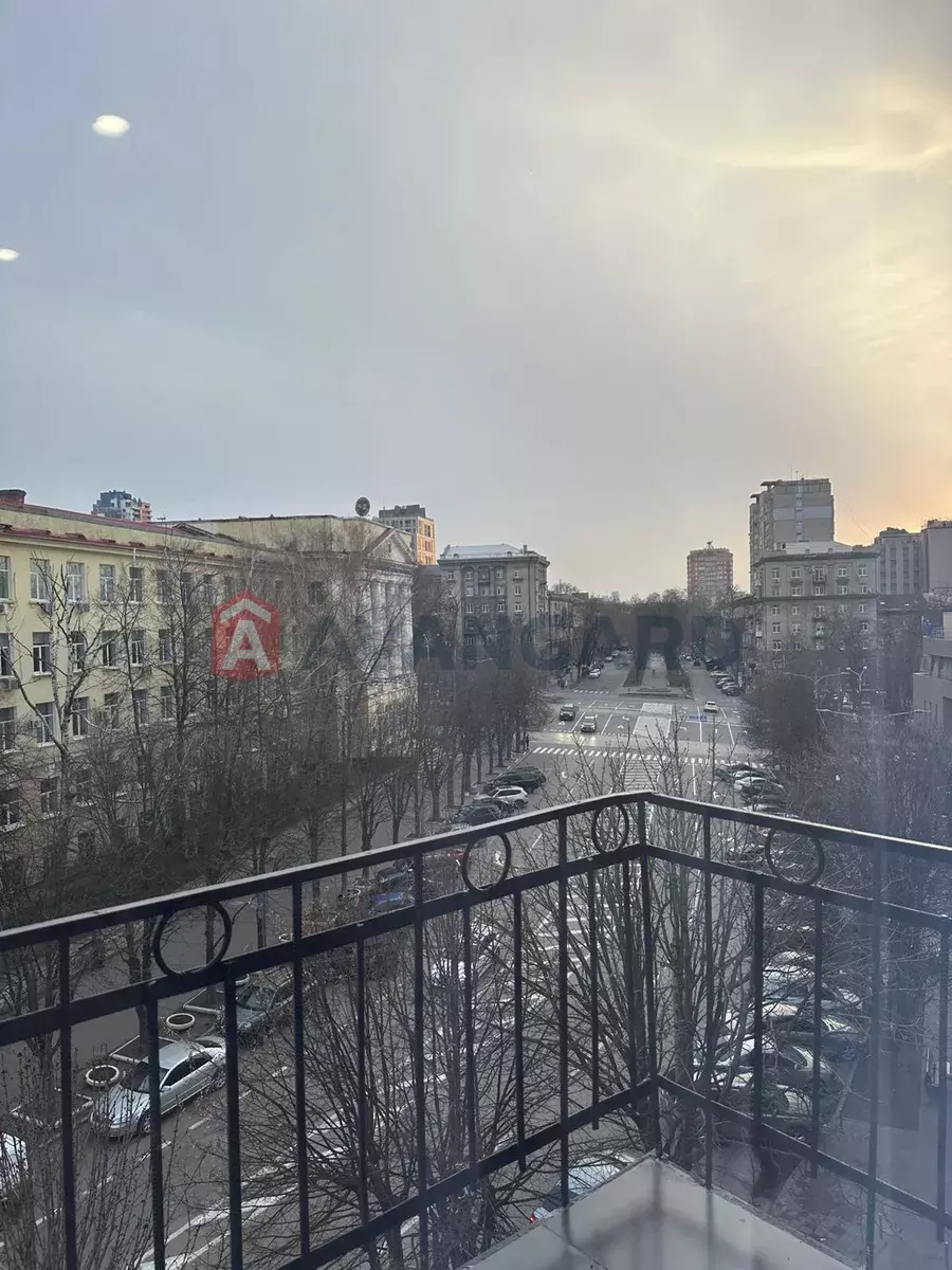 2 ����. ��������, 52/-/7 ��. �., 5/5 ���� ���� 4