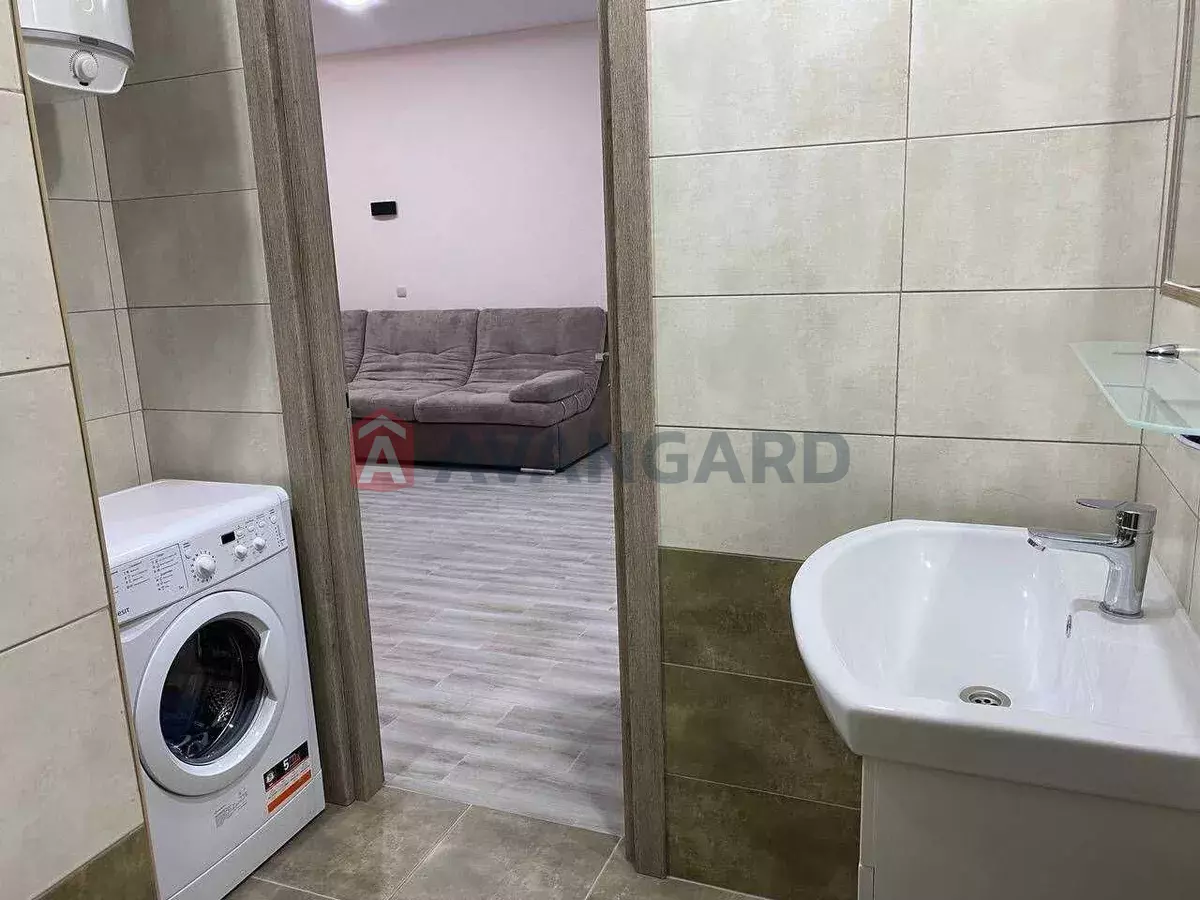 1 ��. ��������, 40/-/10 ��. �., 3/4 ������ ���� 8