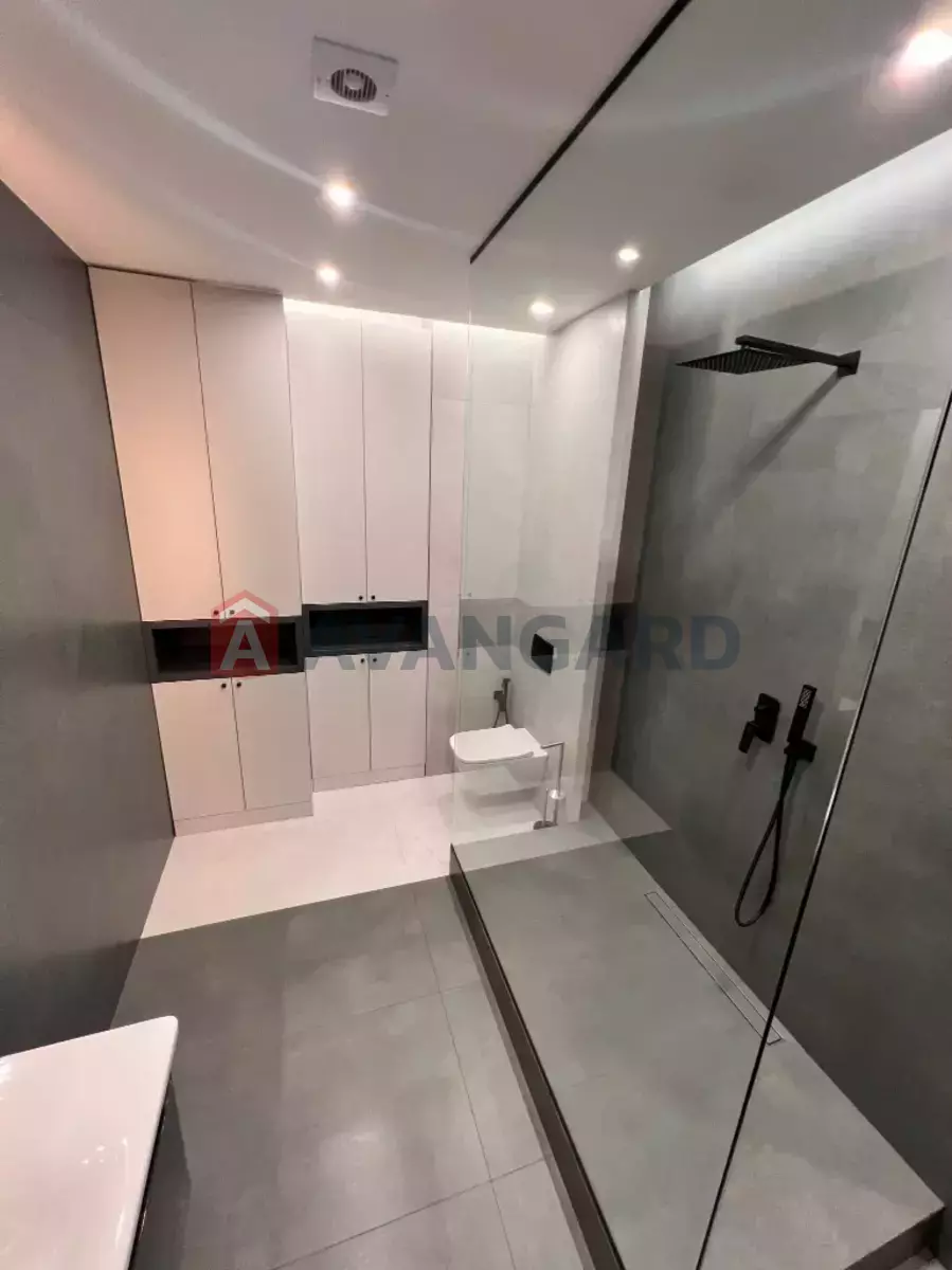 4 ��. ��������, 130/-/- ��. �., 2/14 ������ ���� 5