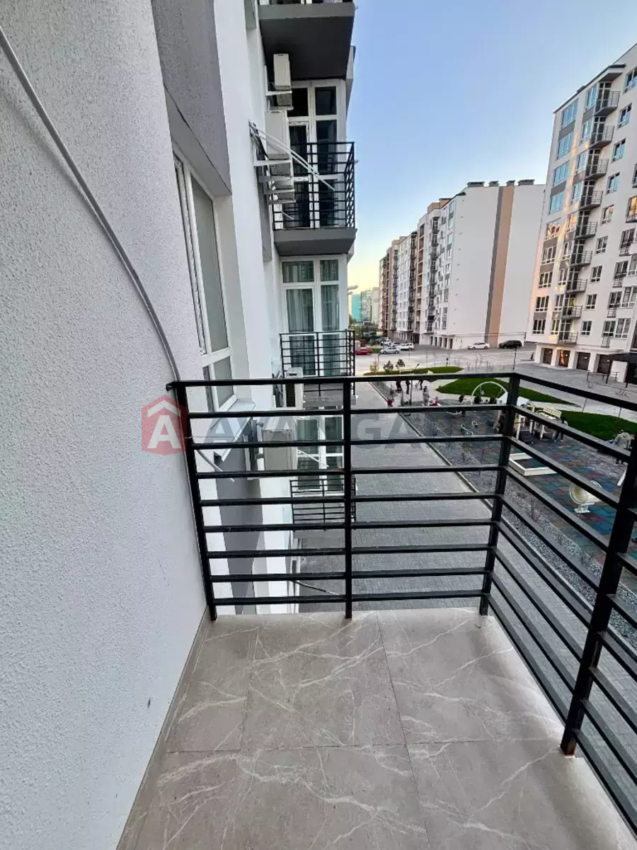 2 ��. ��������, 47/37/10 ��. �., 3/10 ������ ���� 8