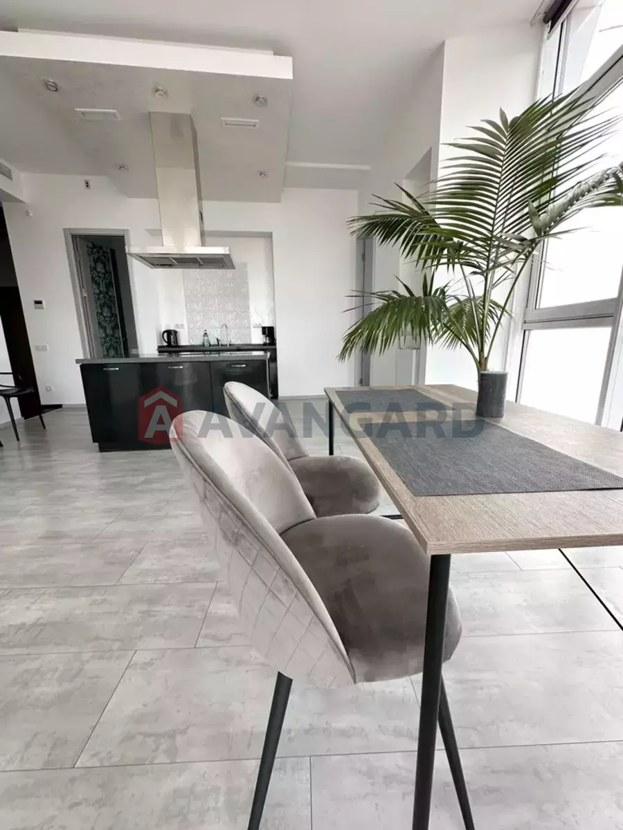 3 ��. ��������, 90/80/25 ��. �., 15/22 ������ ���� 2