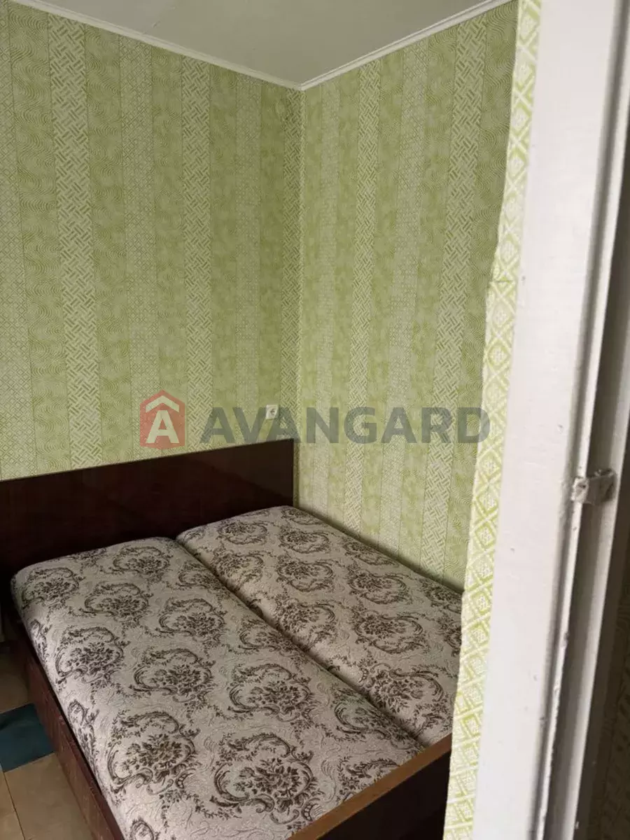 1 ��. ��������, 23/-/5 ��. �., 8/9 ������ ���� 4