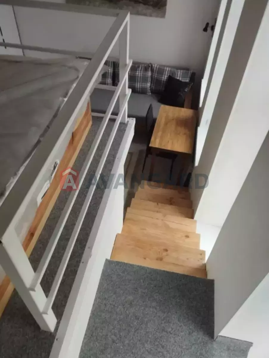 1 ��. ��������, 25/-/10 ��. �., 2/3 ������ ���� 2