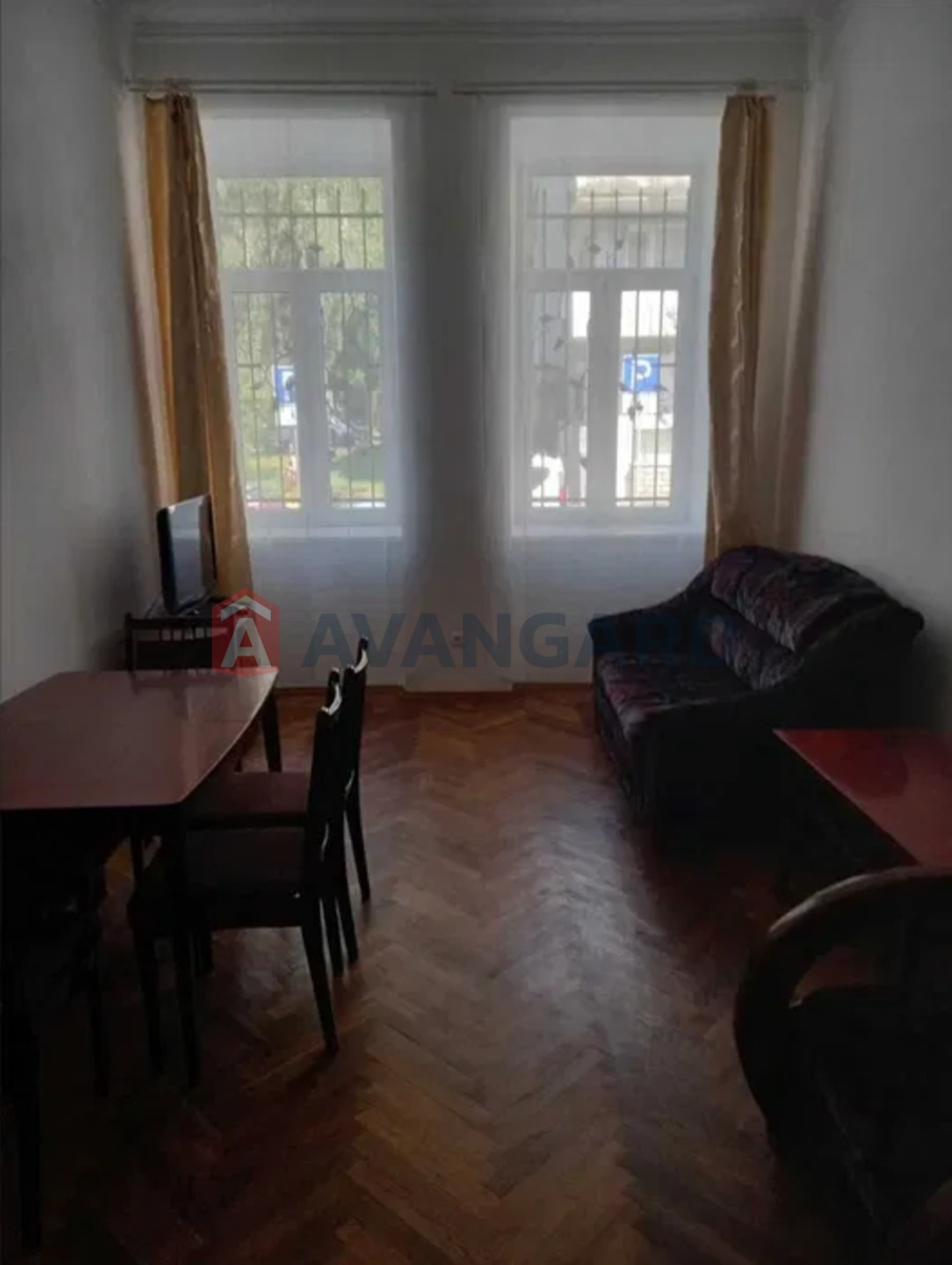 1 ����. ��������, 38/-/7 ��. �., 1/3 ���� ���� 2