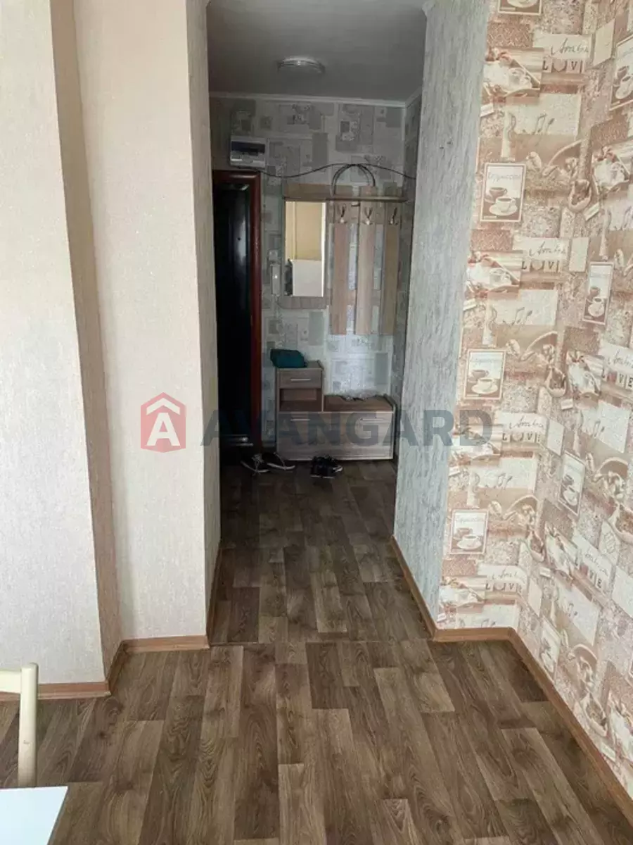 1 . , 39/-/6 . ., 8/9   5