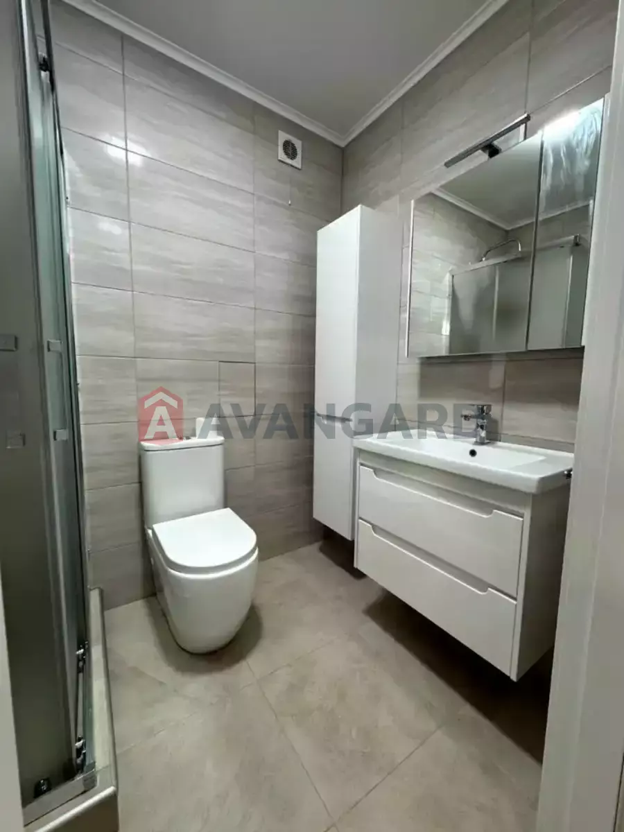 1 ����. ��������, 44/15/20 ��. �., 8/10 ���� ���� 4