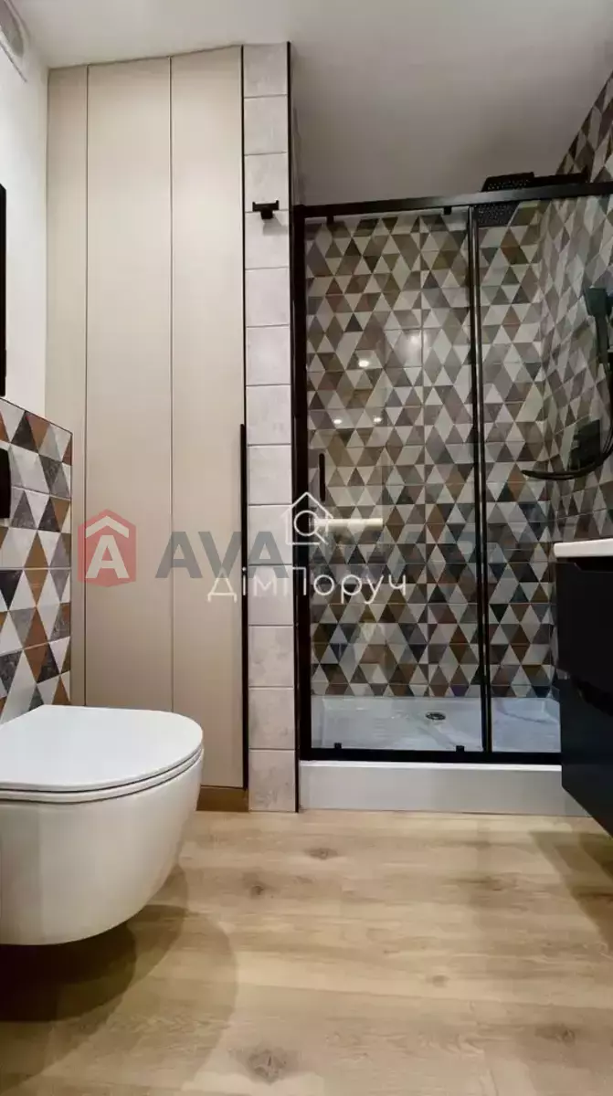 2 ����. ��������, 39/18/5 ��. �., 3/6 ���� ���� 18