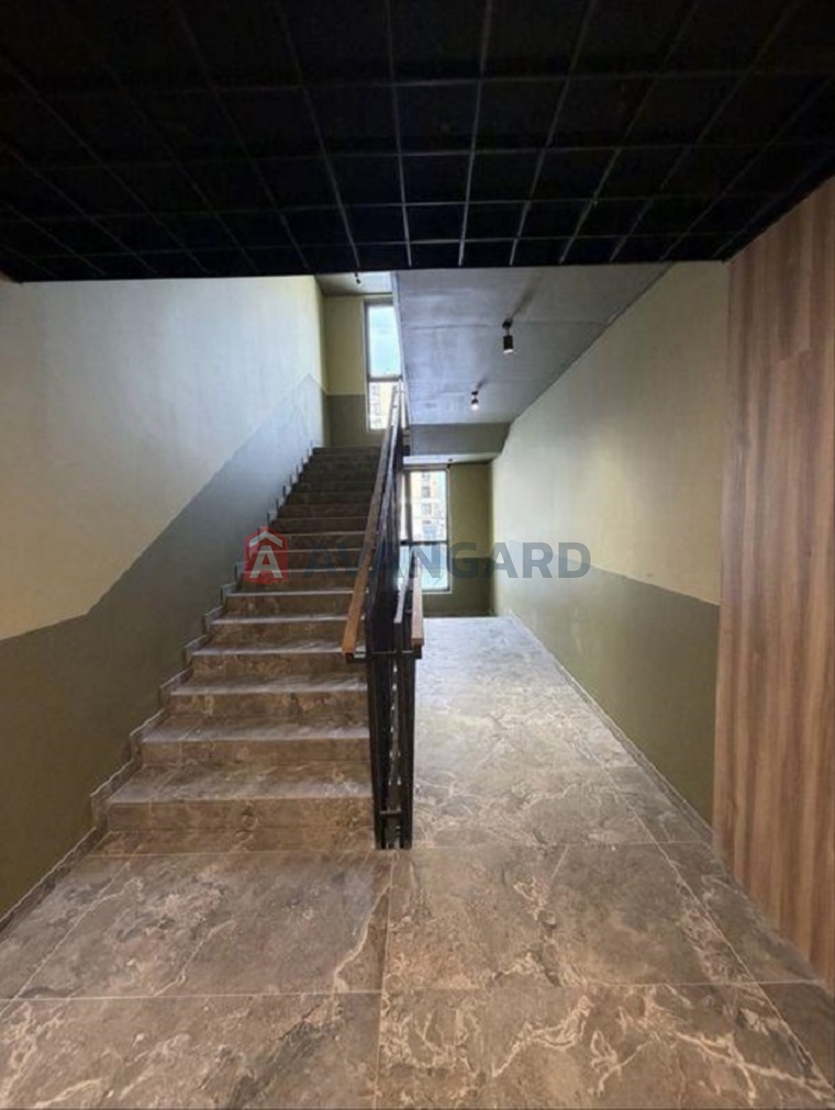 1 ��. ��������, 46/-/28 ��. �., 2/5 ������ ���� 13