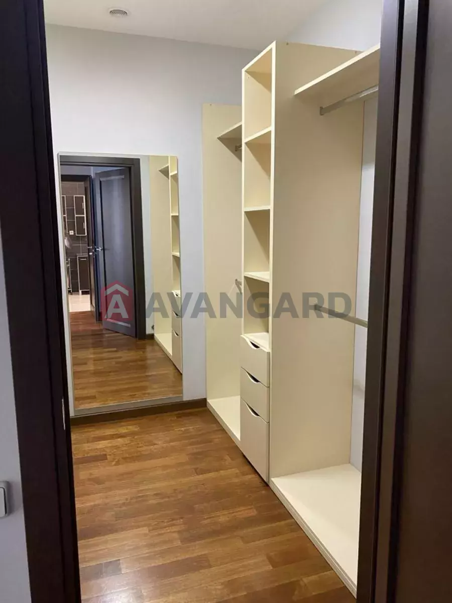 4 ��. ��������, 150/-/- ��. �., 9/28 ������ ���� 5