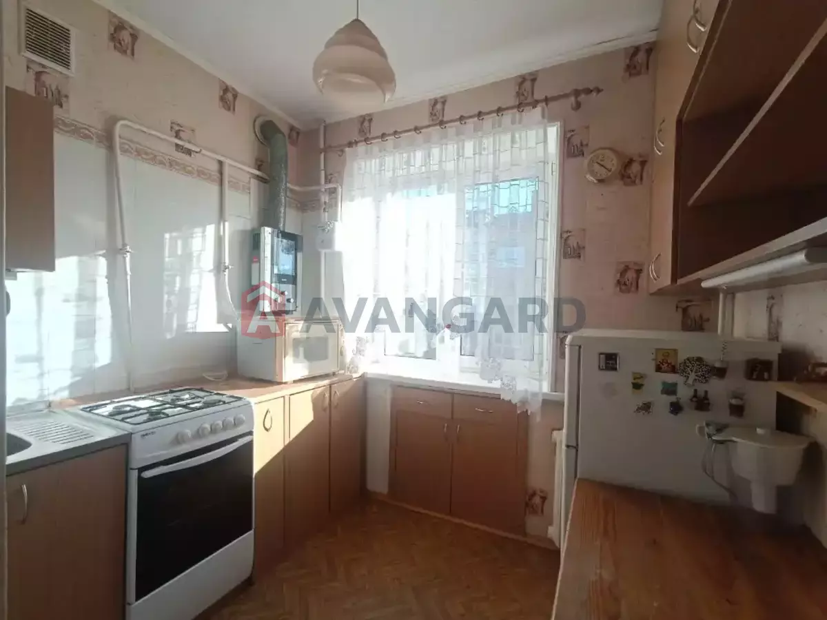 1 ��. ��������, 35/18/6 ��. �., 4/5 ������ ���� 8