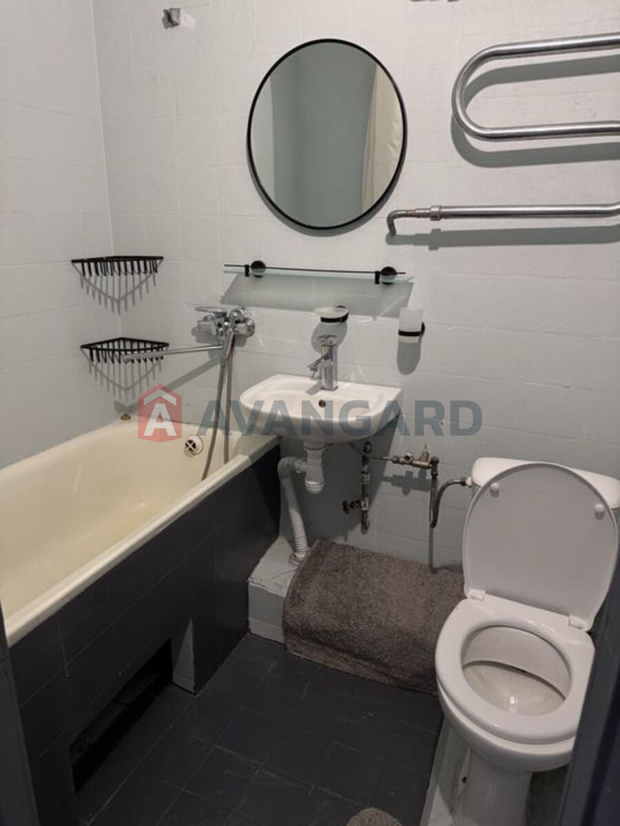 1 ����. ��������, 33/-/8 ��. �., 4/5 ���� ���� 6