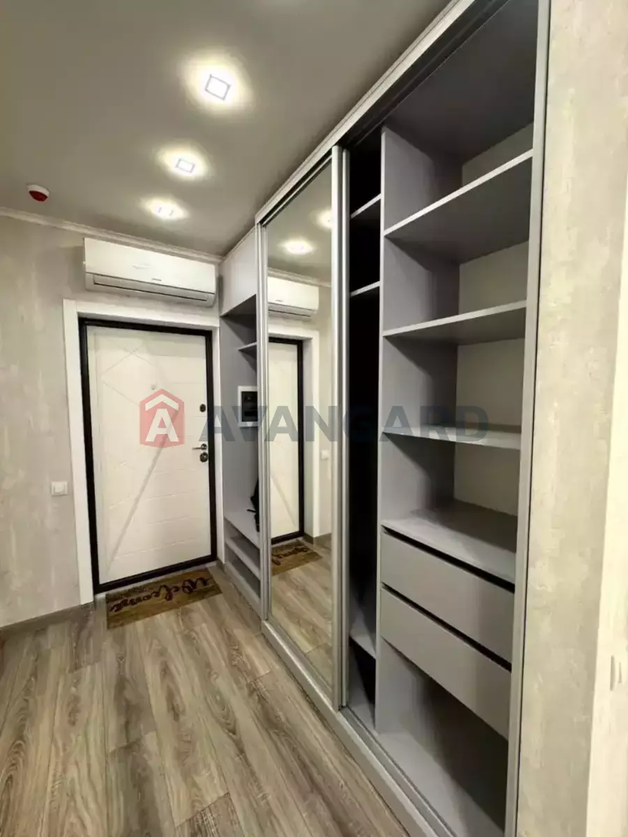 1 ����. ��������, 44/15/20 ��. �., 8/10 ���� ���� 11