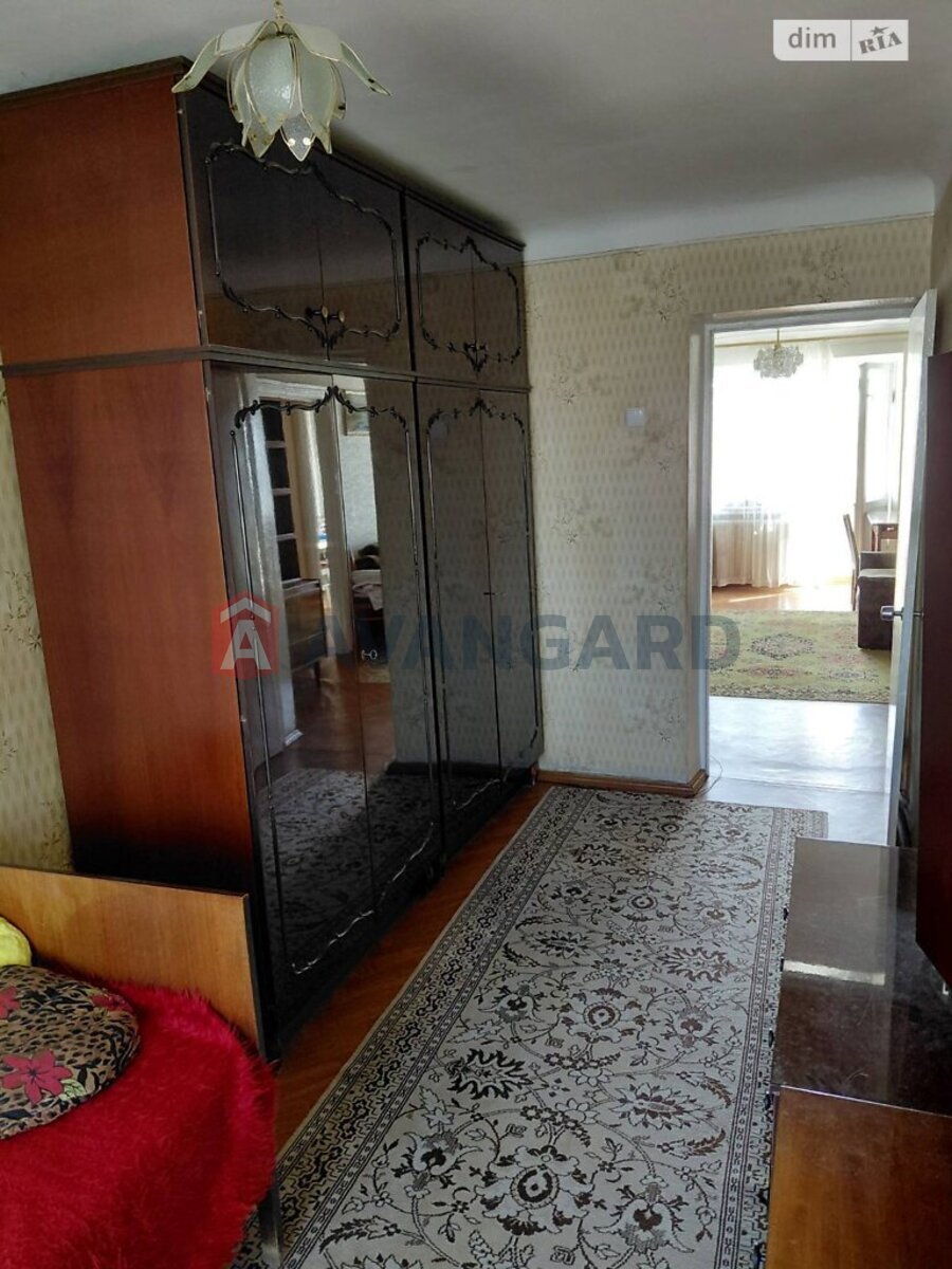 2 ����. ��������, 42/28/5 ��. �., 3/5 ���� ���� 4