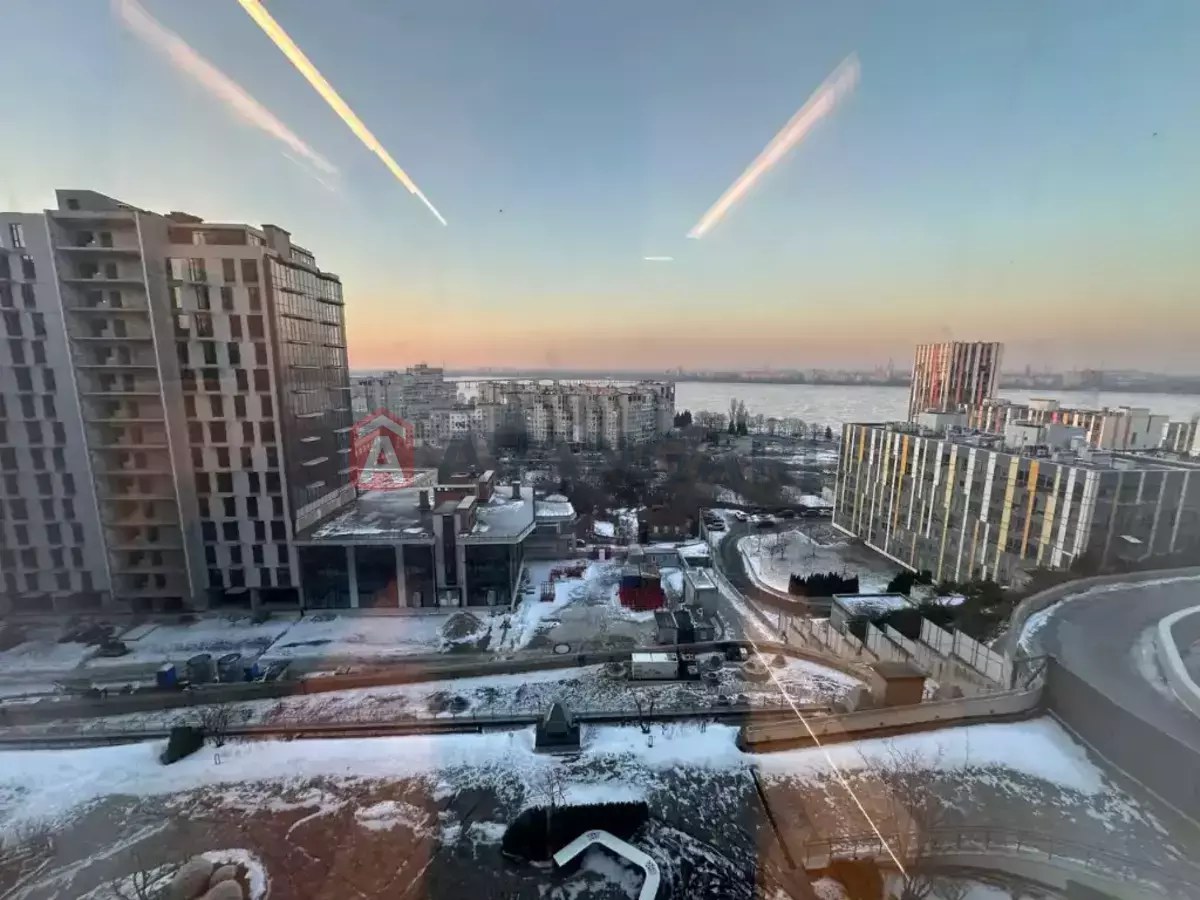 2 ��. ��������, 58/30/25 ��. �., 5/18 ������ ���� 15