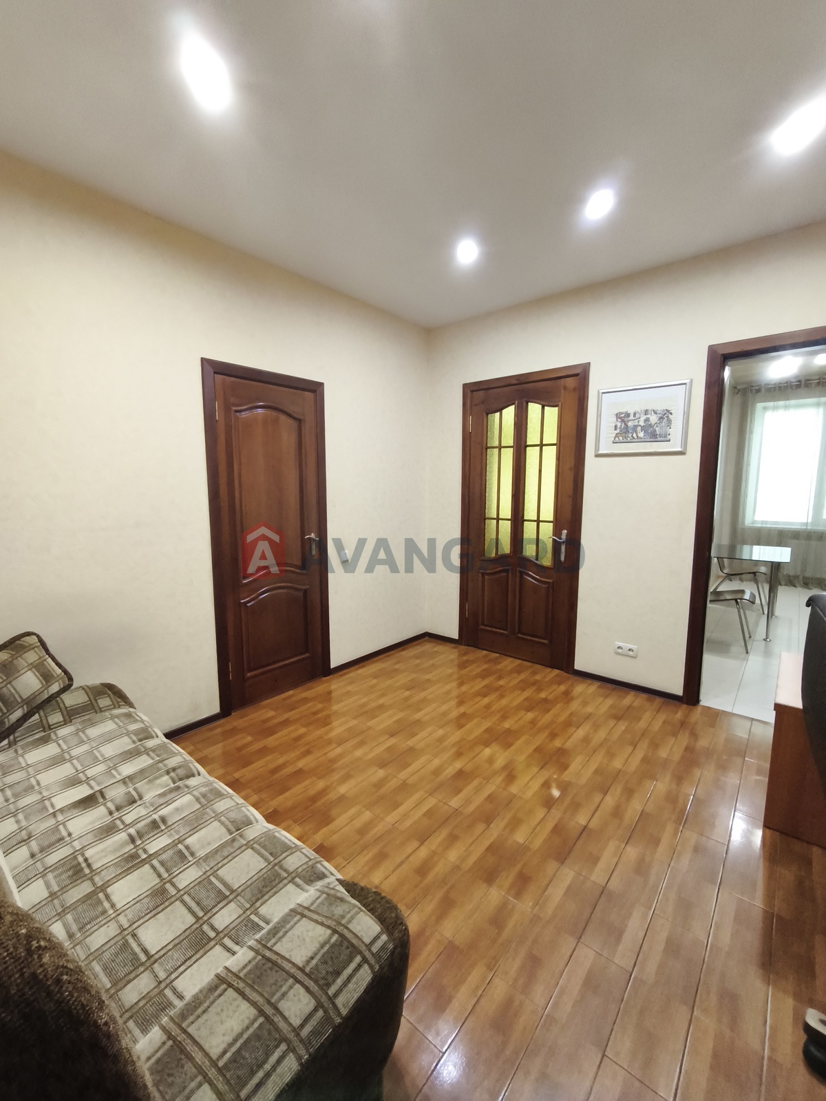 1 ��. ��������, 45/24/8 ��. �., 2/4 ������ ���� 6