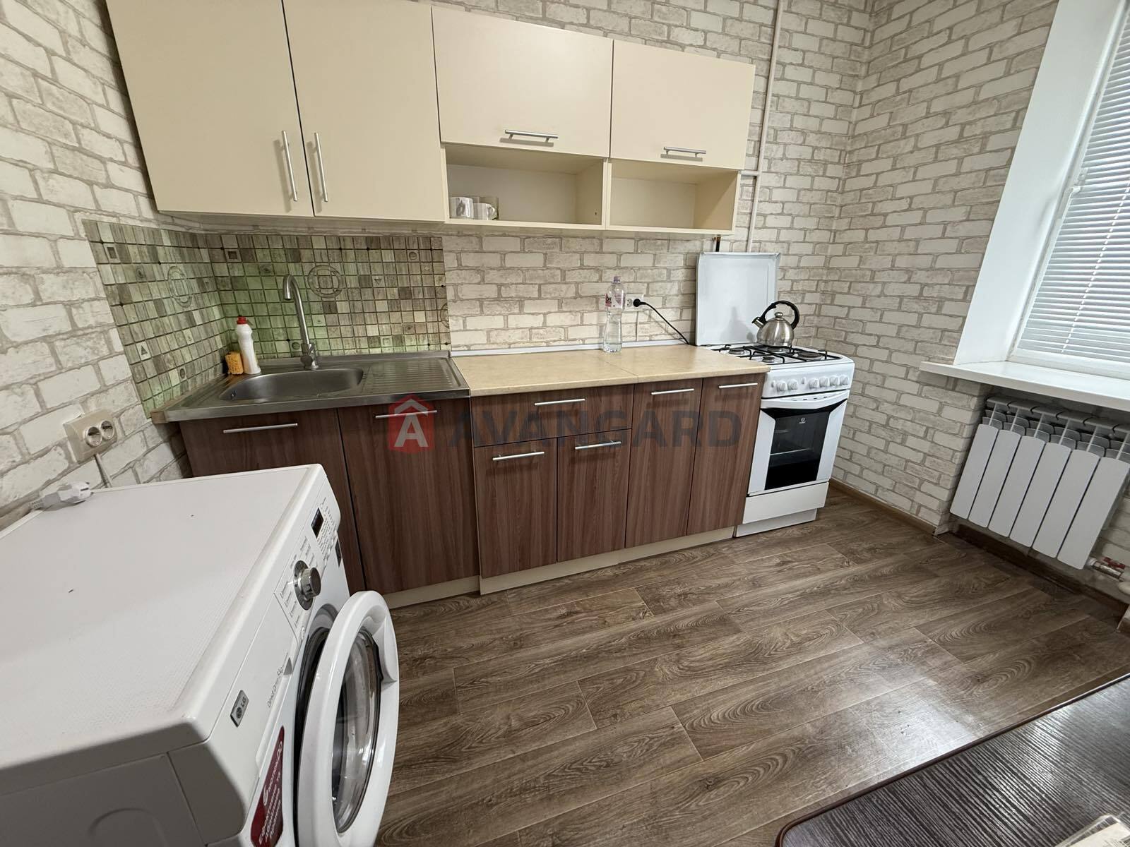 1 . , 39/-/9 . ., 4/9   9