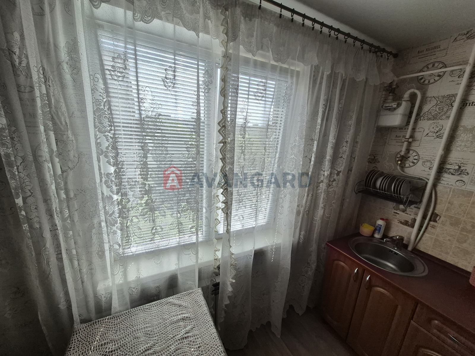 1 ����. ��������, 31/-/8 ��. �., 7/9 ���� ���� 4