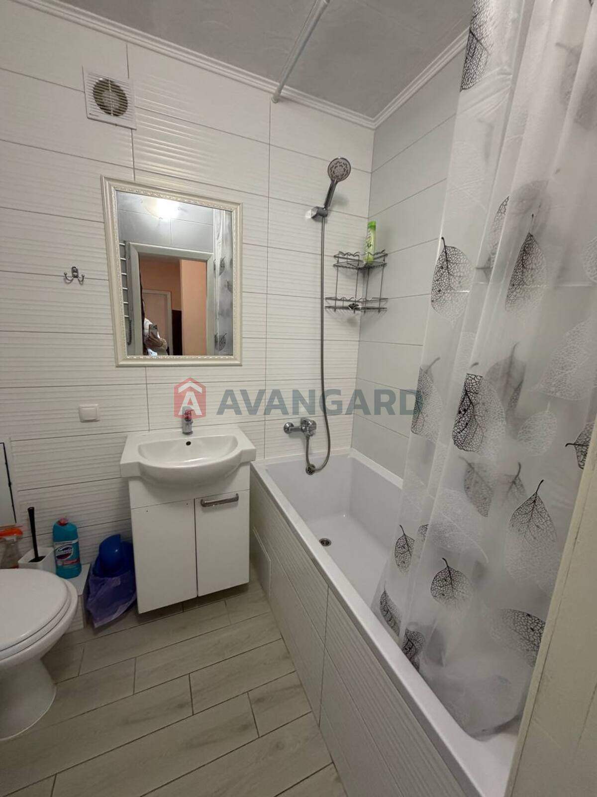 3 ����. ��������, 68/42/9 ��. �., 5/9 ���� ���� 9