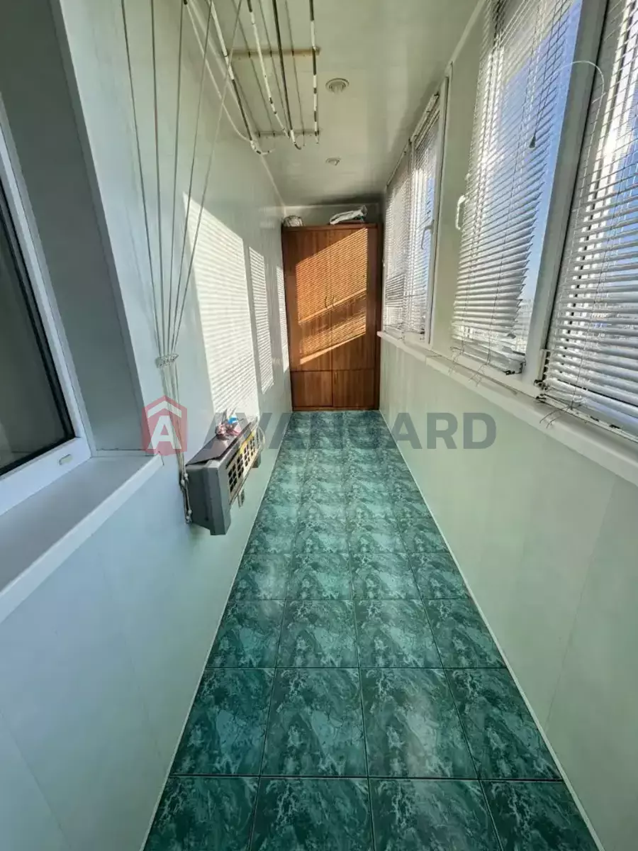 3 ����. ��������, 68/-/10 ��. �., 9/9 ���� ���� 17