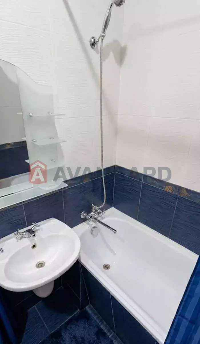 1 ��. ��������, 40/-/14 ��. �., 3/5 ������ ���� 9