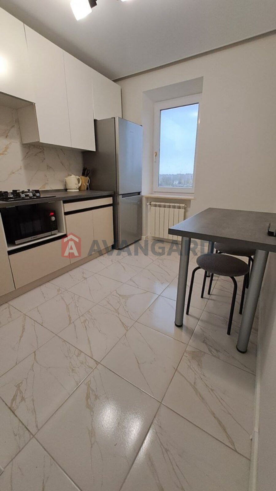 1 ����. ��������, 40/19/8 ��. �., 7/9 ���� ���� 1