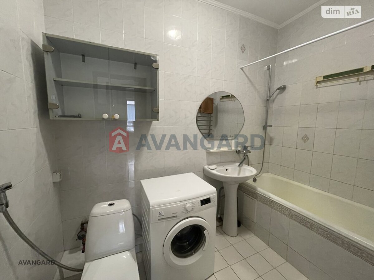 3 . , 65/-/9 . ., 3/3   3