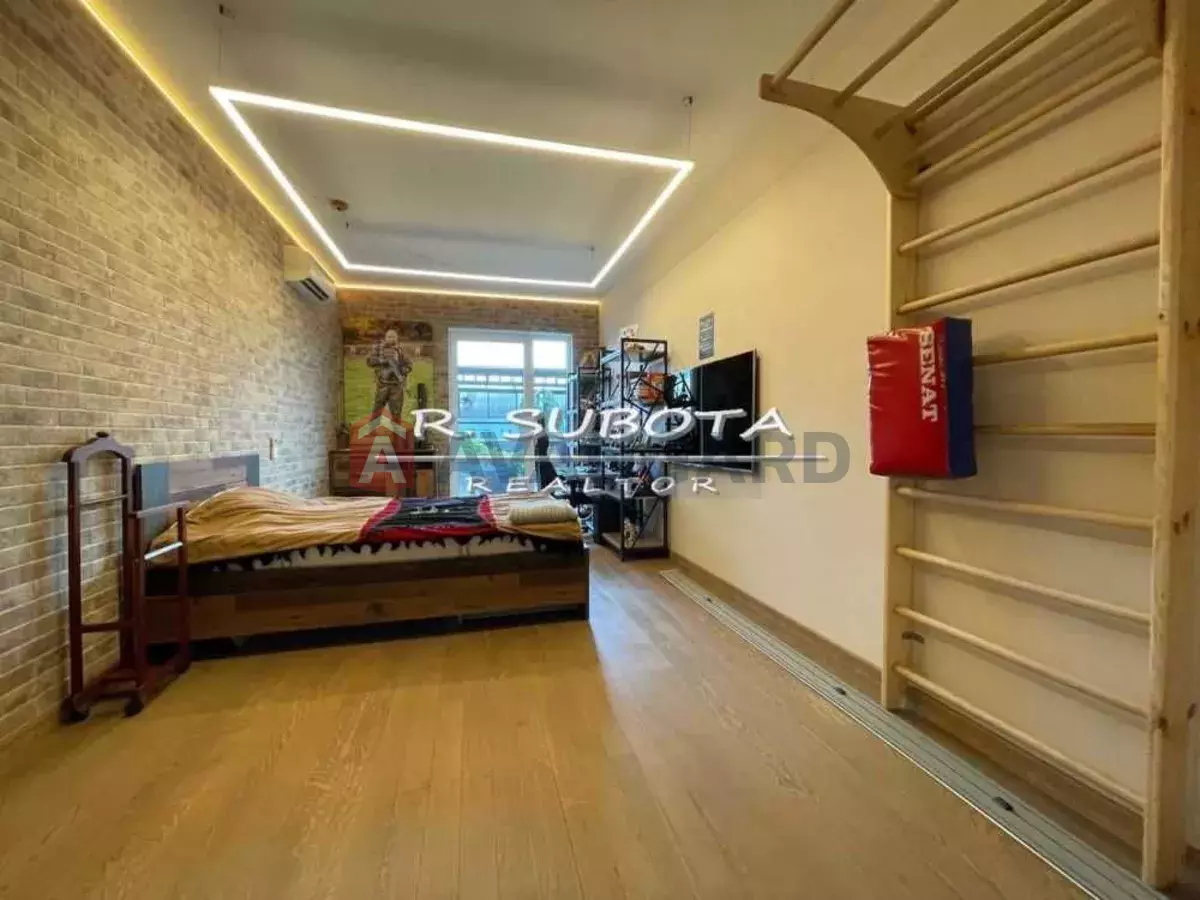 4 ����. ��������, 300/-/50 ��. �., 7/16 ���� ���� 18