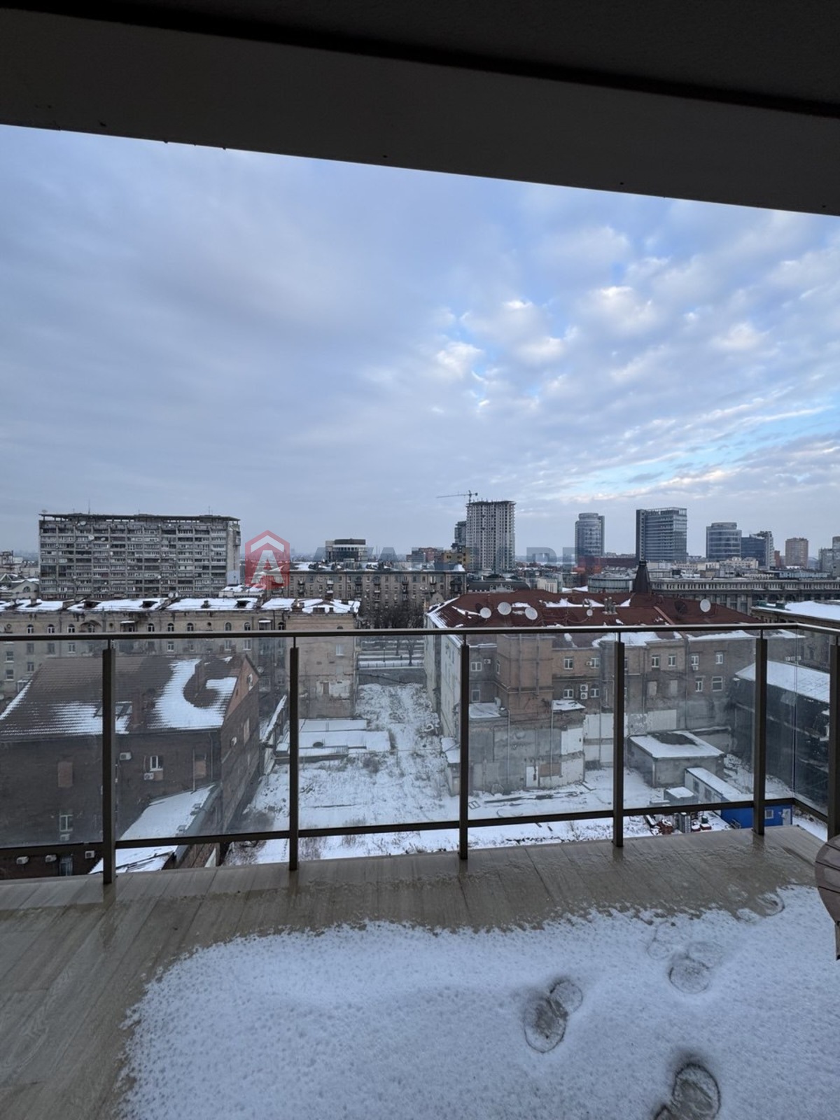 2 ��. ��������, 52/37/5 ��. �., 8/10 ������ ���� 19