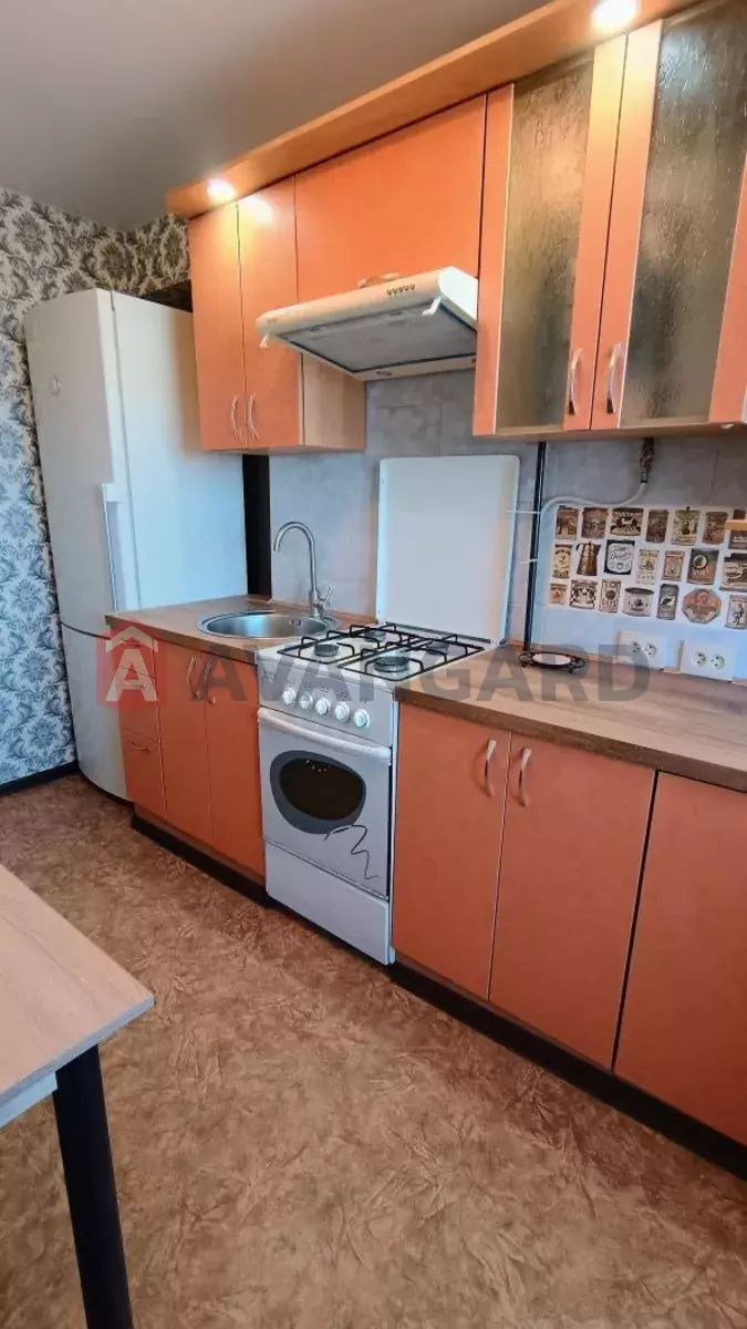 2 ��. ��������, 48/-/7 ��. �., 9/9 ������ ���� 10