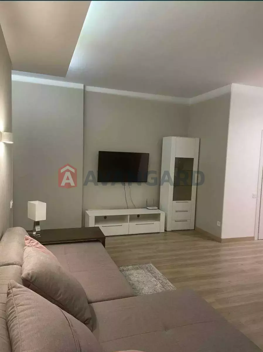 3 ��. ��������, 82/-/- ��. �., 17/24 ������ ���� 5