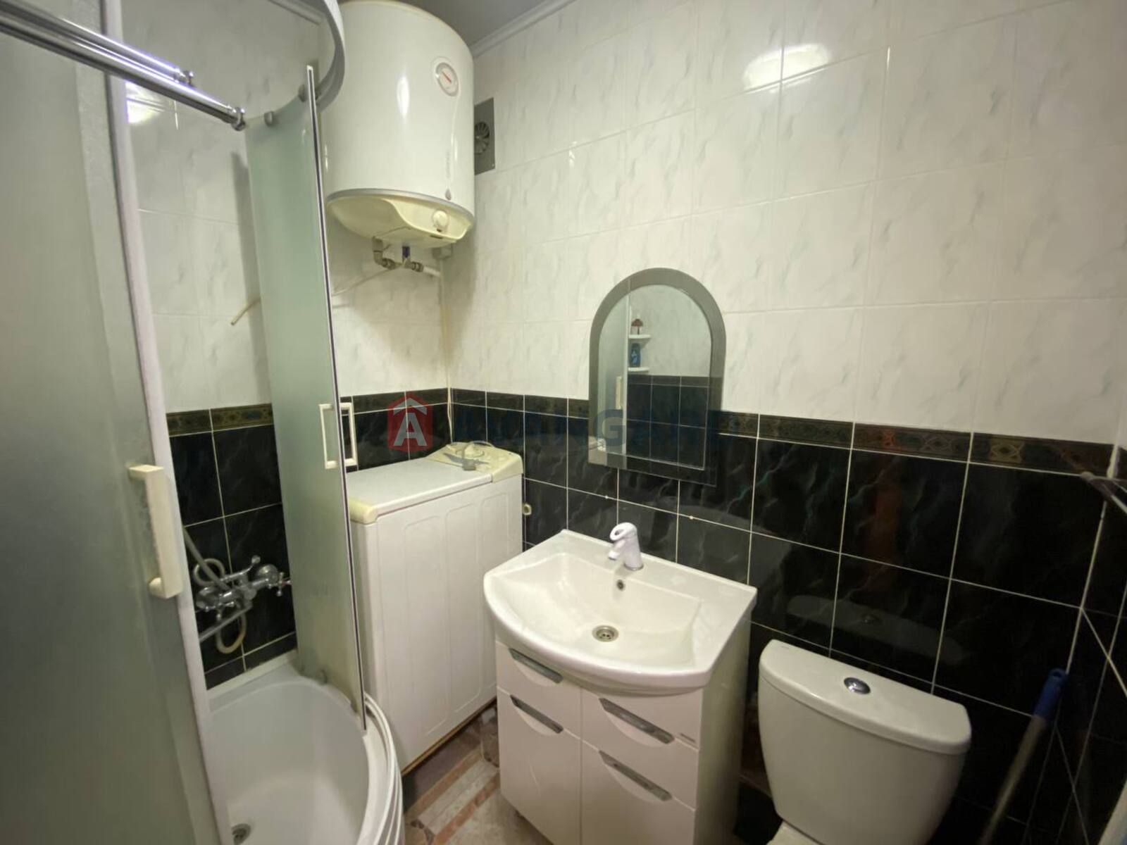 1 ��. ��������, 33/6/16 ��. �., 2/5 ������ ���� 9