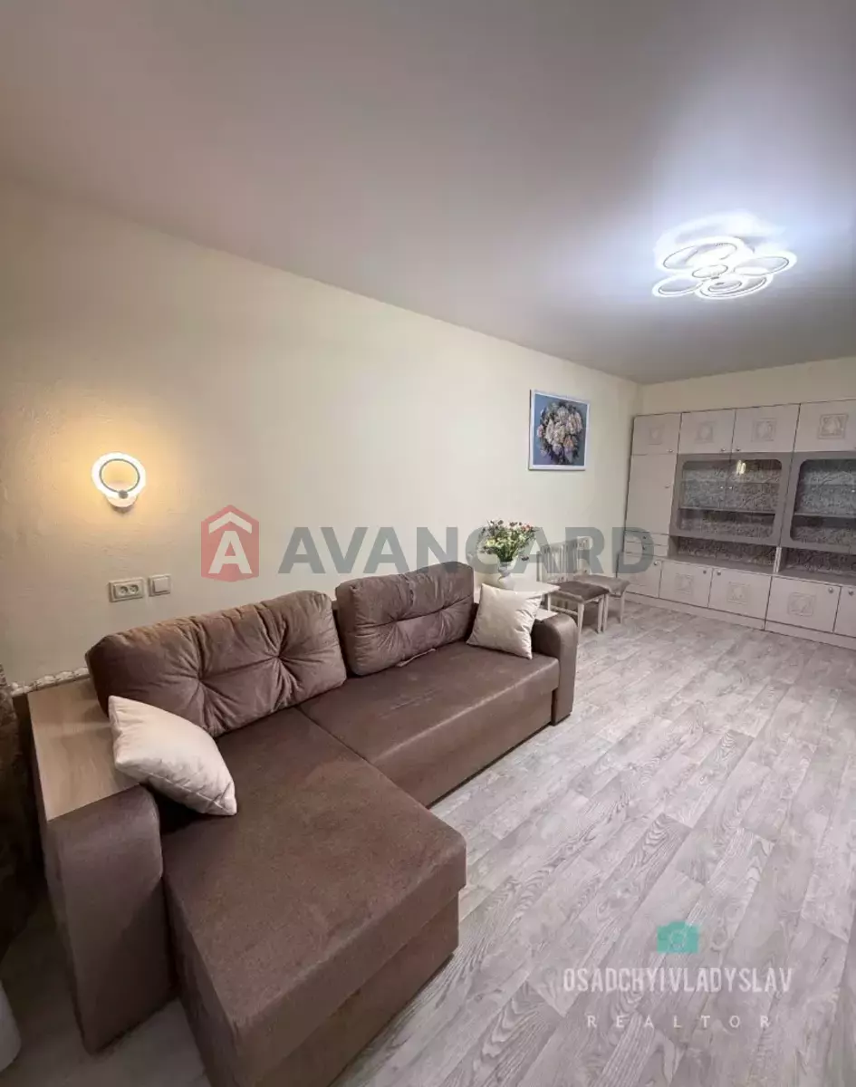 3 ��. ��������, 64/-/- ��. �., 2/9 ������ ���� 11