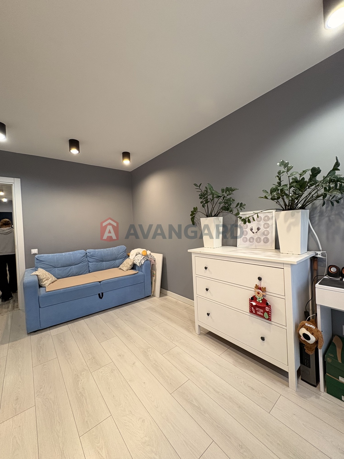 2 ��. ��������, 67/30/18 ��. �., 4/4 ������ ���� 18