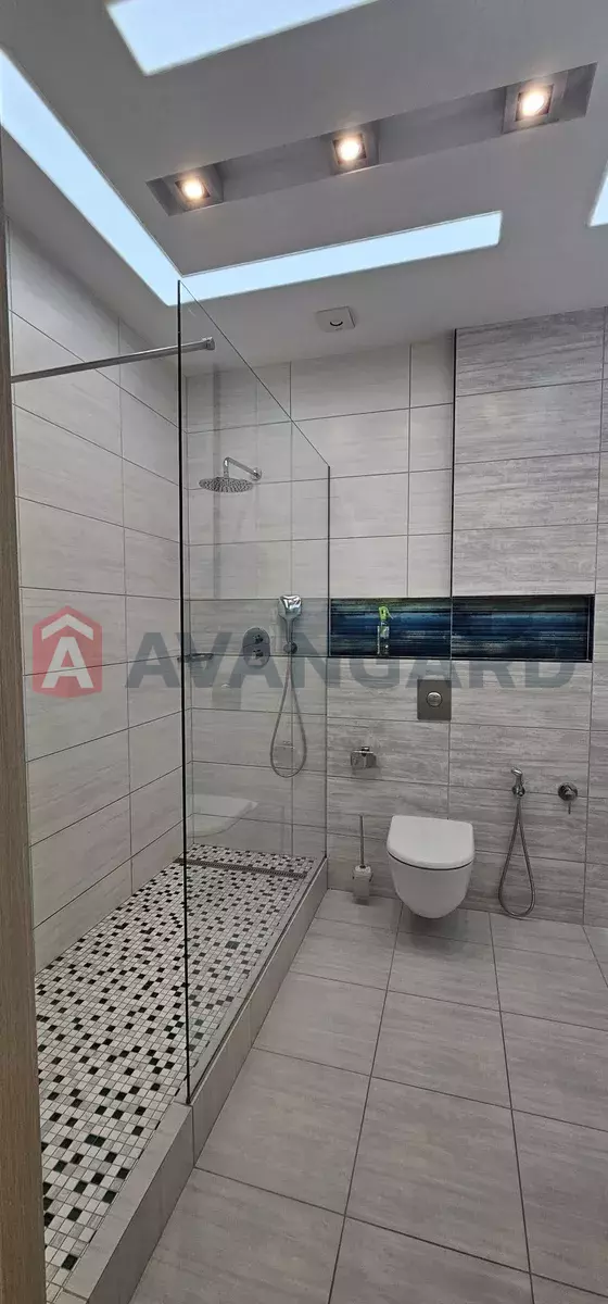 4 ����. ��������, 120/-/45 ��. �., 10/24 ���� ���� 5