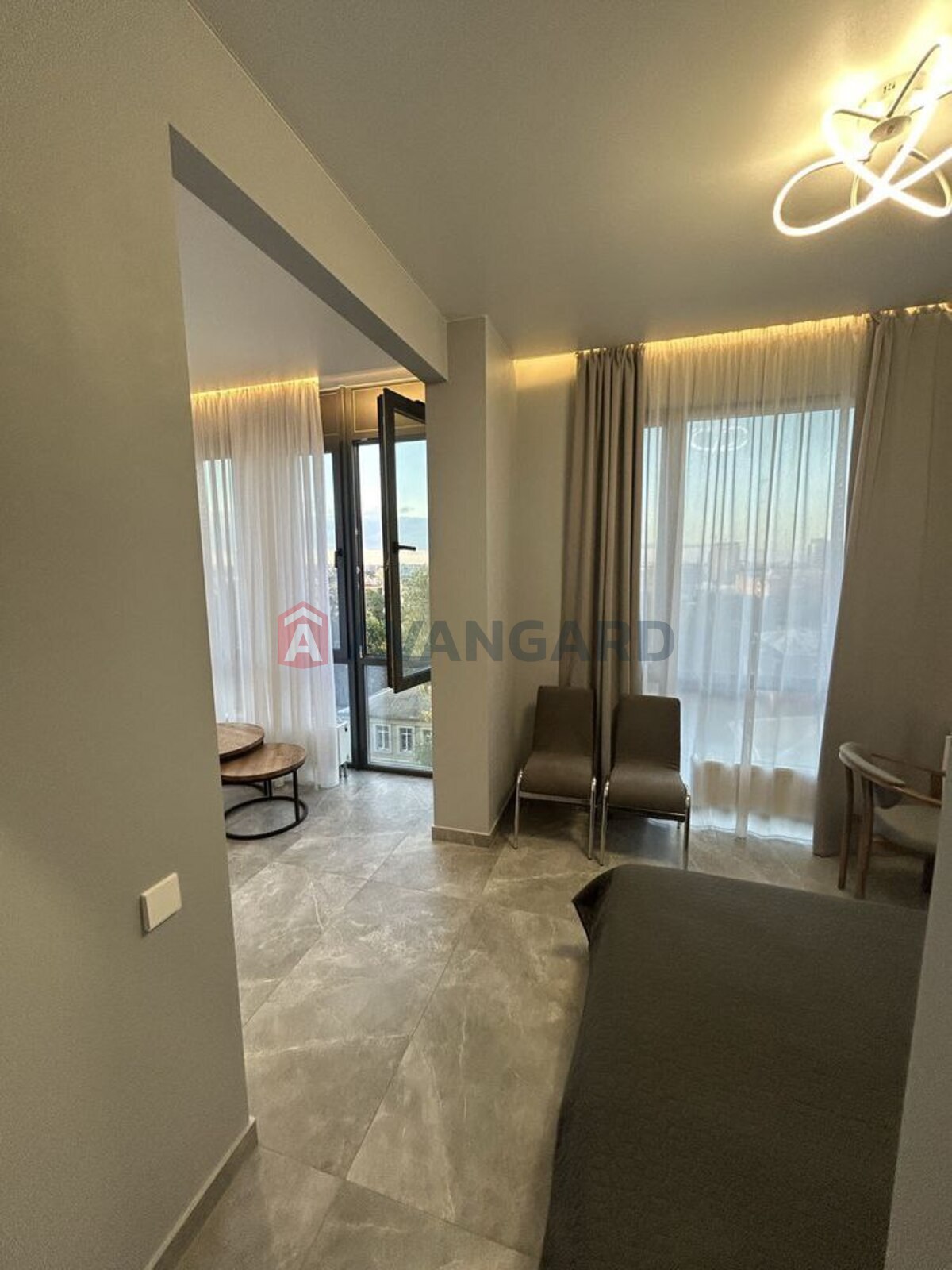 2 ��. ��������, 44/-/10 ��. �., 4/12 ������ ���� 3