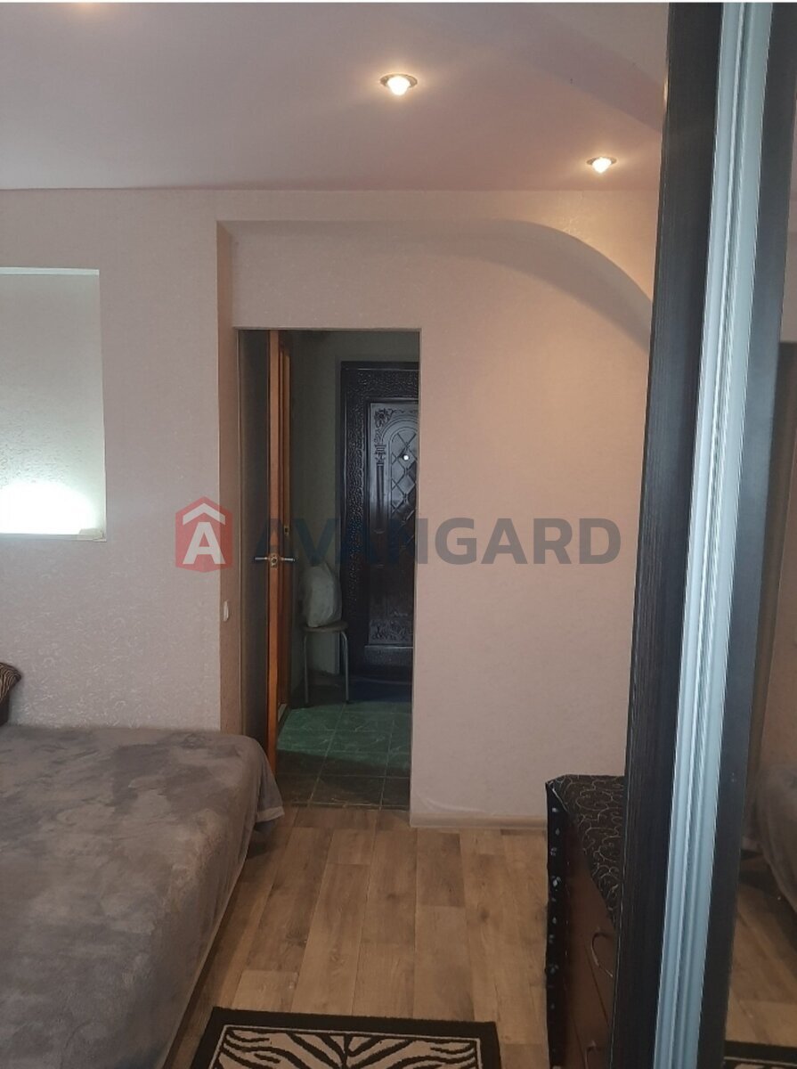 1 ����. ��������, 17/-/- ��. �., 6/9 ���� ���� 8