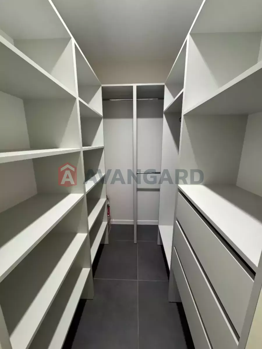 2 ��. ��������, 53/-/- ��. �., 3/10 ������ ���� 4