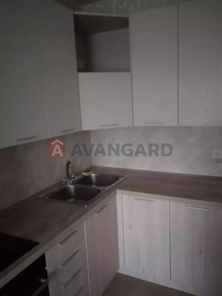 1 ����. ��������, 40/-/11 ��. �., 4/10 ���� ���� 11