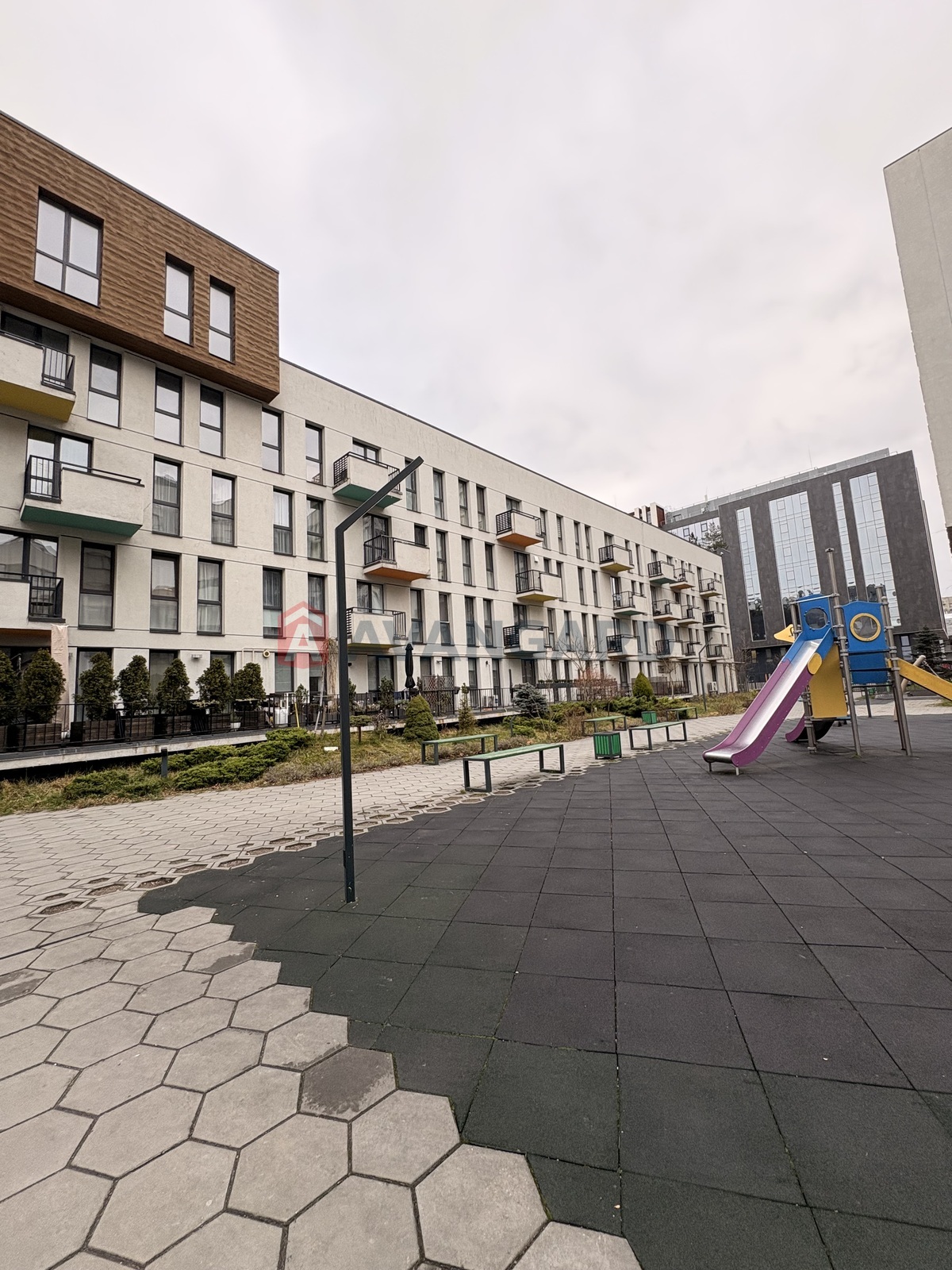 2 ��. ��������, 67/30/18 ��. �., 4/4 ������ ���� 2