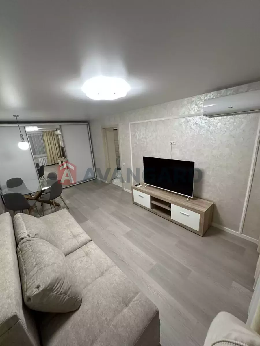 2 . , 45/-/7 . ., 8/9   1