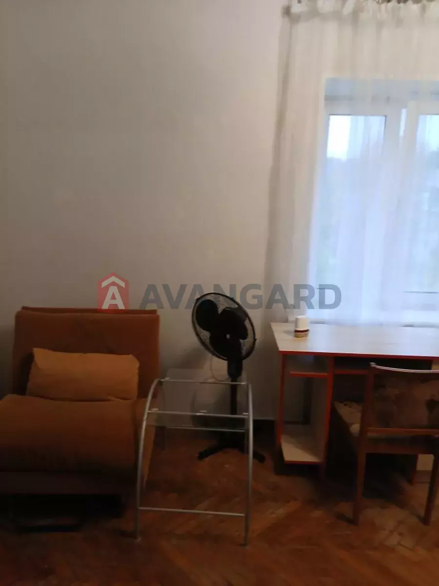 1 ����. ��������, 32/-/5 ��. �., 5/5 ���� ���� 7