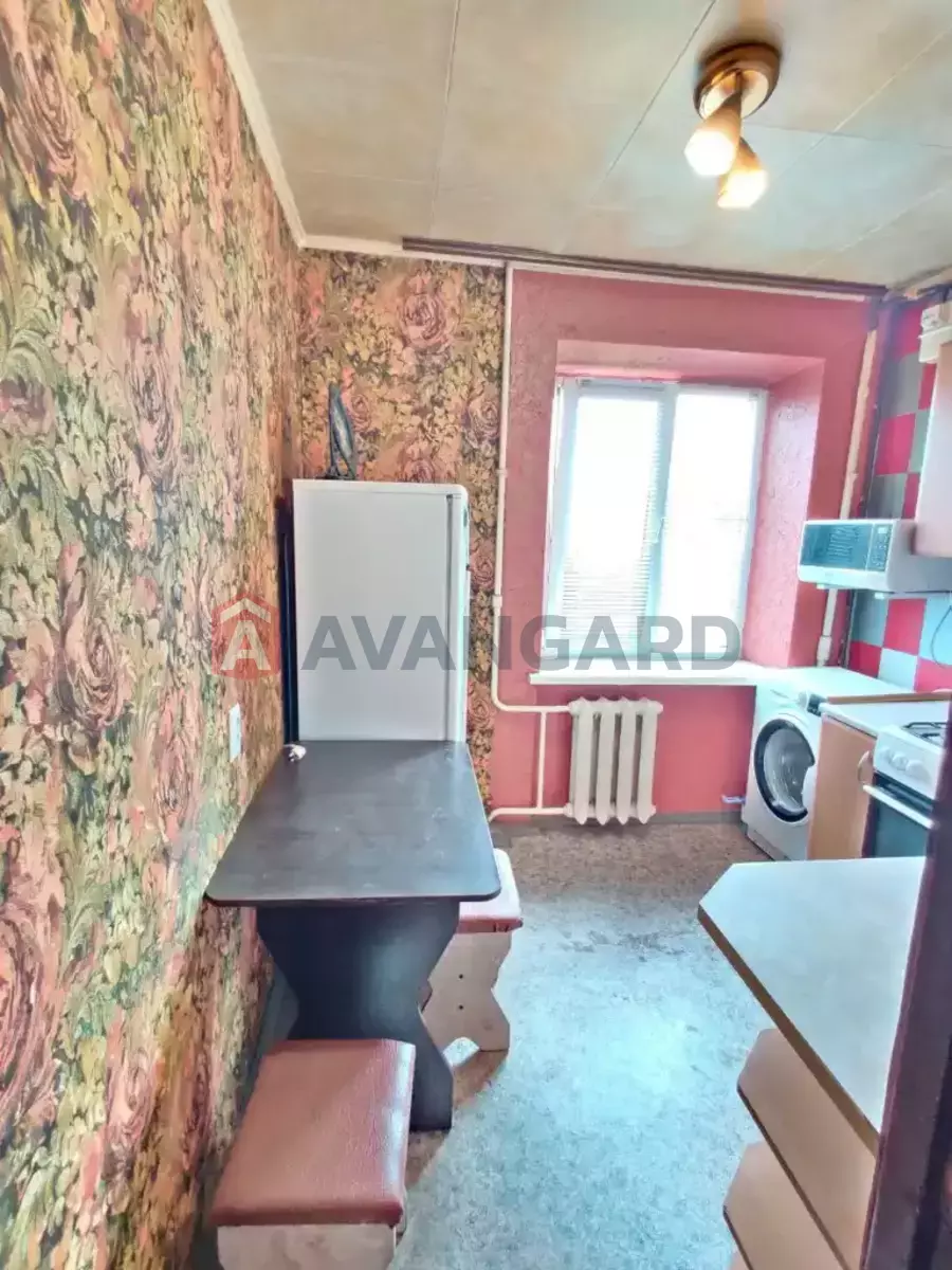 2 . , 43/-/- . ., 4/5   9