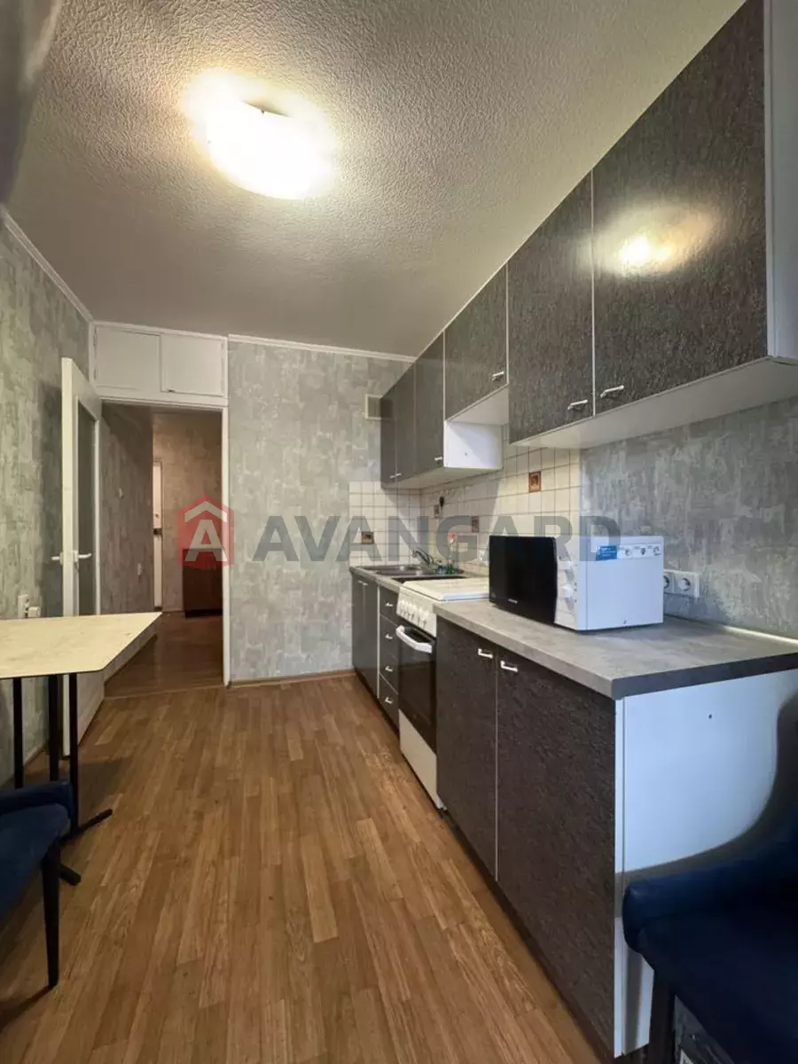 1 ��. ��������, 42/-/9 ��. �., 8/14 ������ ���� 5