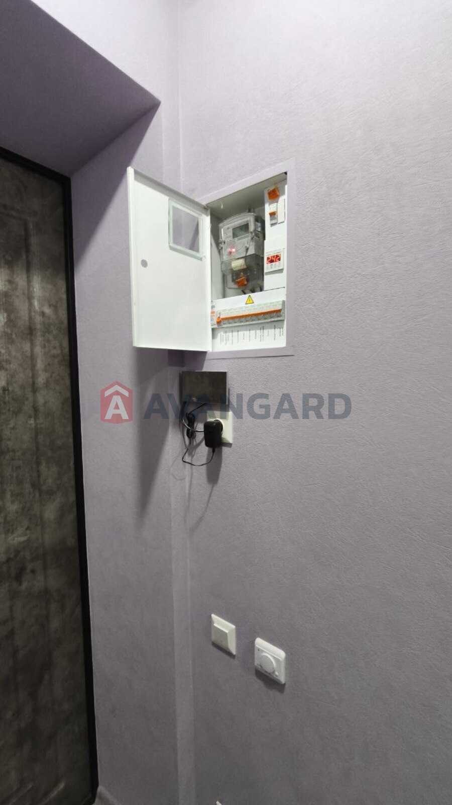 2 ��. ��������, 56/-/8 ��. �., 5/5 ������ ���� 14