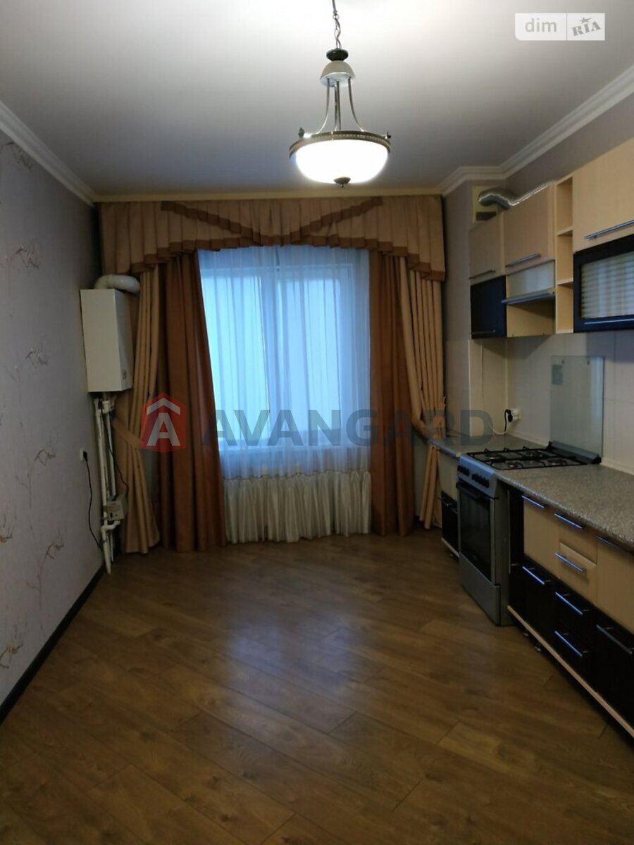 1 ����. ��������, 51/20/17 ��. �., 4/10 ���� ���� 2