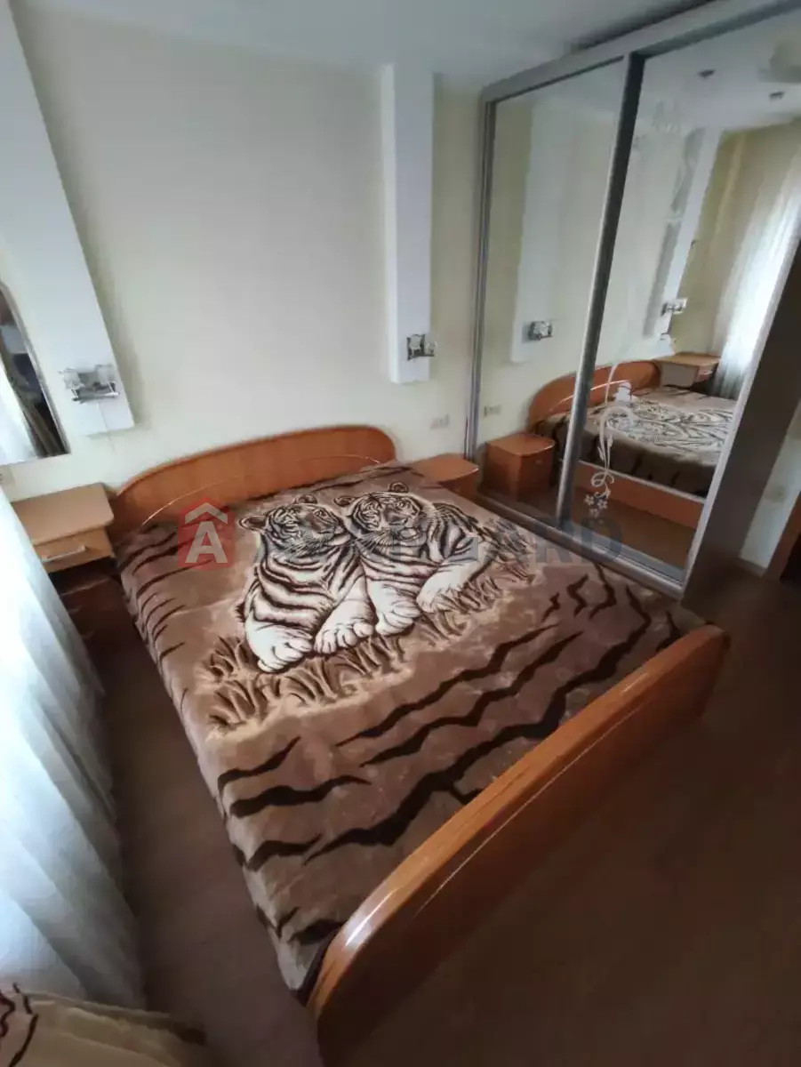 2 ����. ��������, 43/28/10 ��. �., 9/9 ���� ���� 11