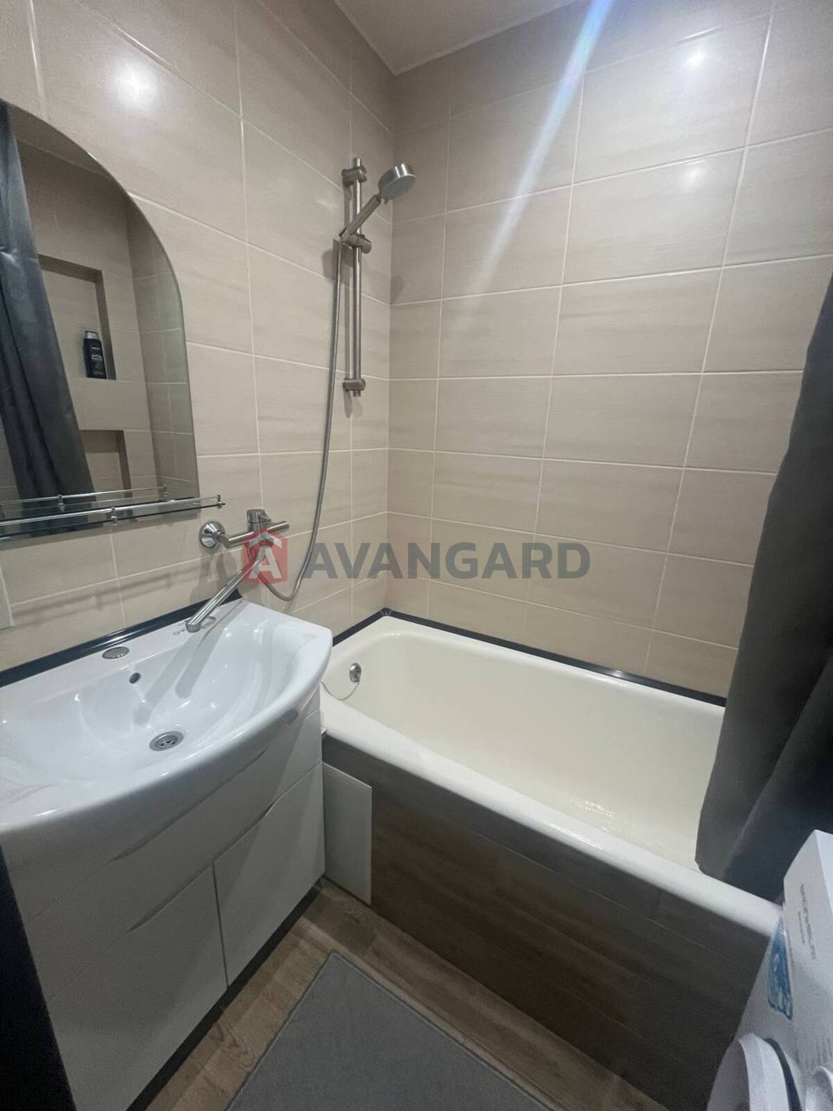 1 ����. ��������, 37/-/- ��. �., 7/9 ���� ���� 10