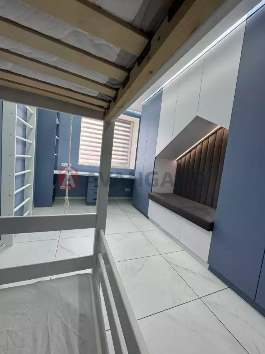3 ��. ��������, 70/-/20 ��. �., 11/12 ������ ���� 11